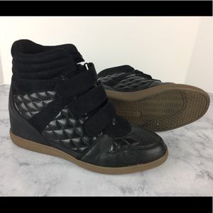 Report Leif High Heel High Top Sneakers Size 7.5
